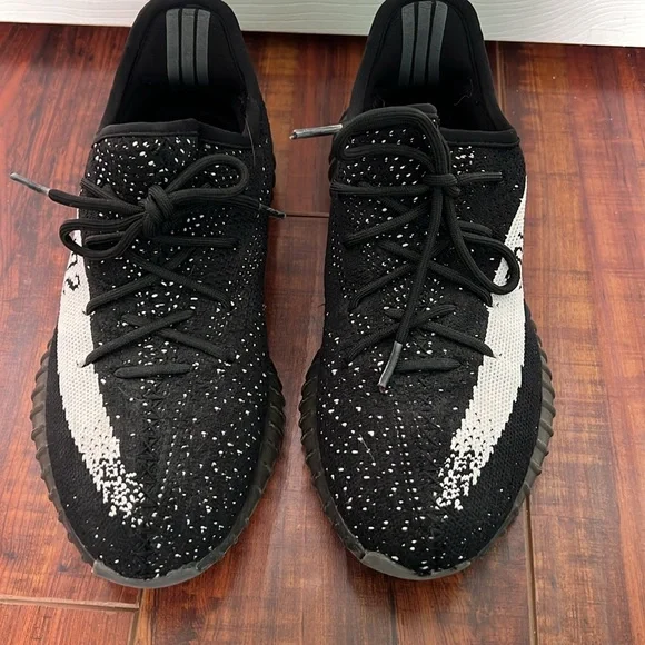 Adidas Yeezy Boost 350 V2 Oreo